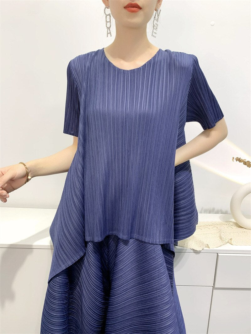 Pleated Women's Fashion Temperament Suit Comfortable Casual Summer Pleated Top + Loose Mid-length Pants Legs