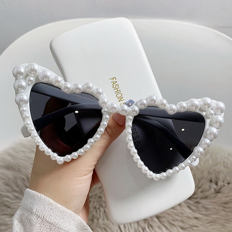 Fashion Retro Heart-Shaped Imitation Pearl Frame Sunglasses UV400 Women Cat Eye Pink Eyewear Trendy Beach Party  Sun Glasses