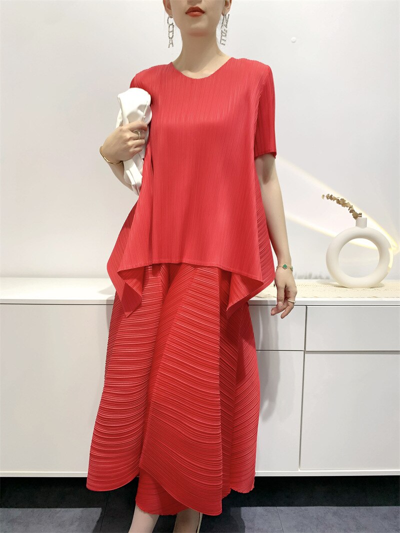 Pleated Women's Fashion Temperament Suit Comfortable Casual Summer Pleated Top + Loose Mid-length Pants Legs