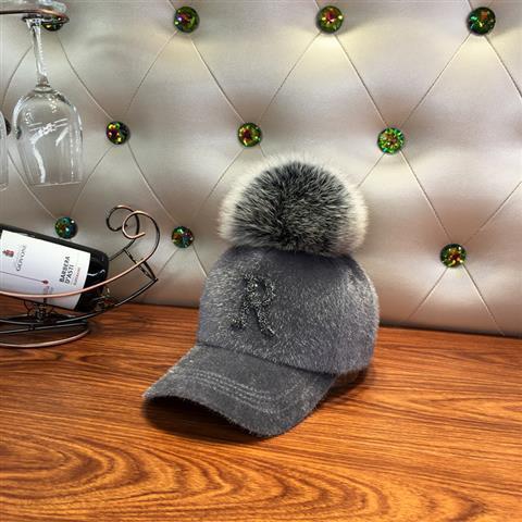 Fashion Faux fur ball baseball cap winter Faux seahorse hair Warm Cap For Women Rhinestone Diamond Letter Visor Hats