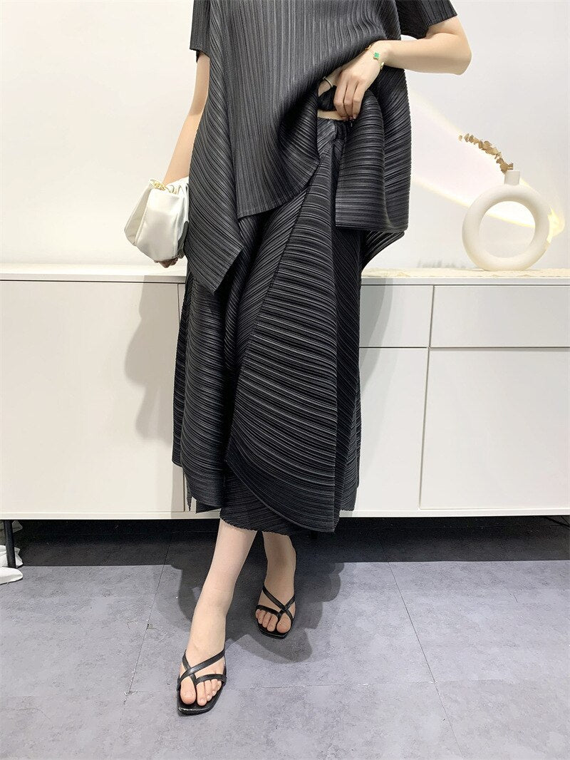 Pleated Women's Fashion Temperament Suit Comfortable Casual Summer Pleated Top + Loose Mid-length Pants Legs